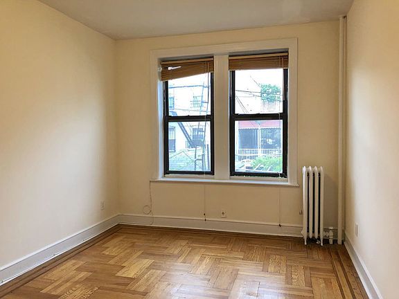 5th image of 2460 27th St APT 1B