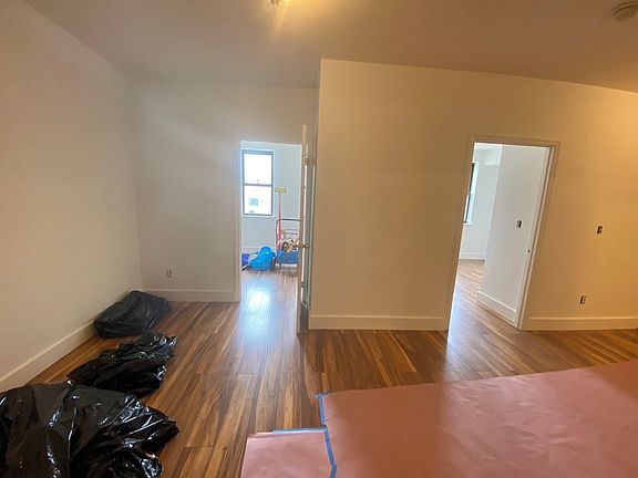 4th image of 186 Meserole St #Penthouse