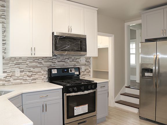 3rd image of 28 Warrington Pl