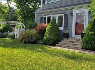 2 Highland St, Foxboro, MA 02035