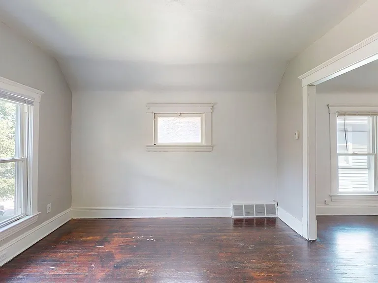 3865 W 16th St — Photo 34