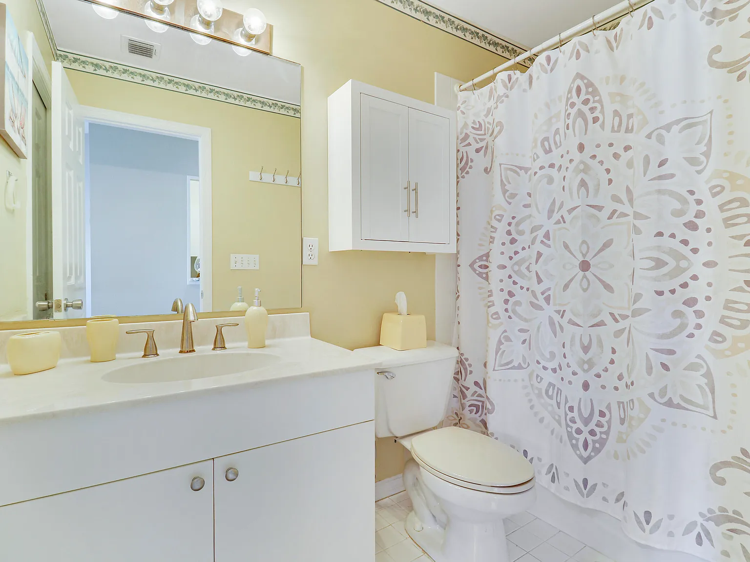2 bed, 2.0 bath, 1215 sqft, $2,350 — Photo 4