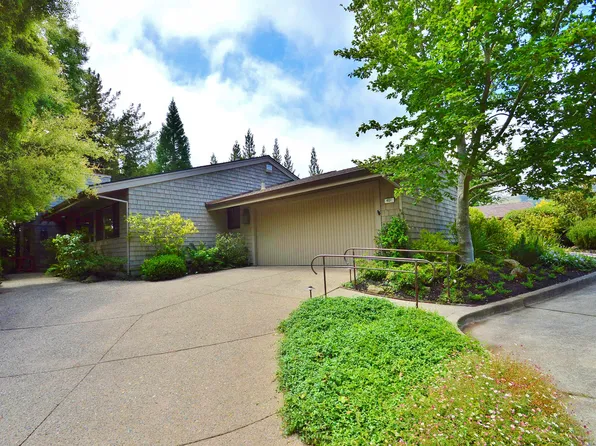 401 Ridge Gate Rd, Orinda, CA 94563