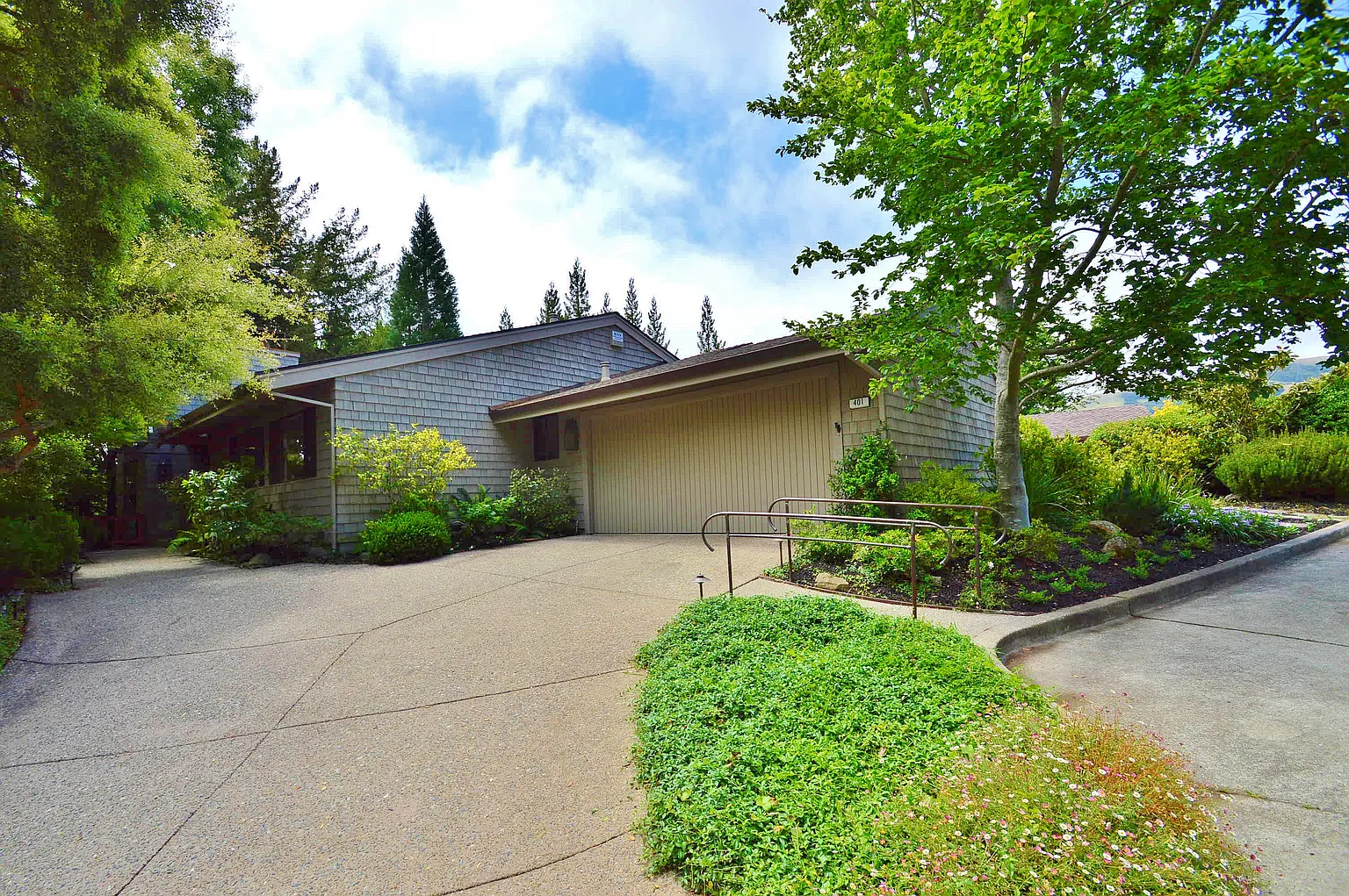 401 Ridge Gate Rd photo 1