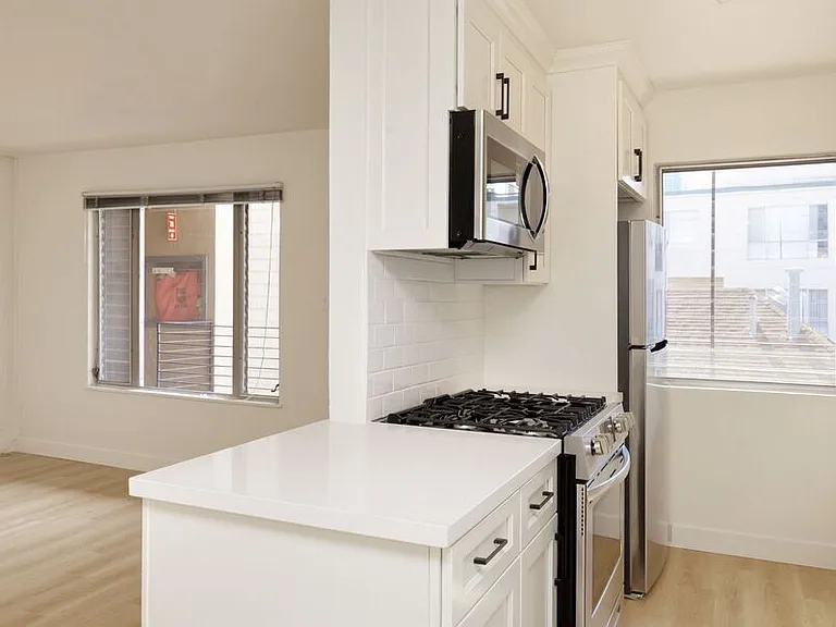 407 Vernon St — Photo 11