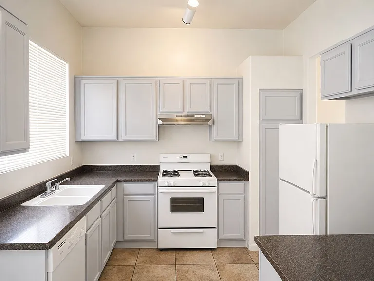 2108 Panther Pl — Photo 5