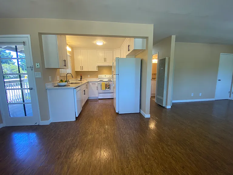 2413 Clay St — Photo 1