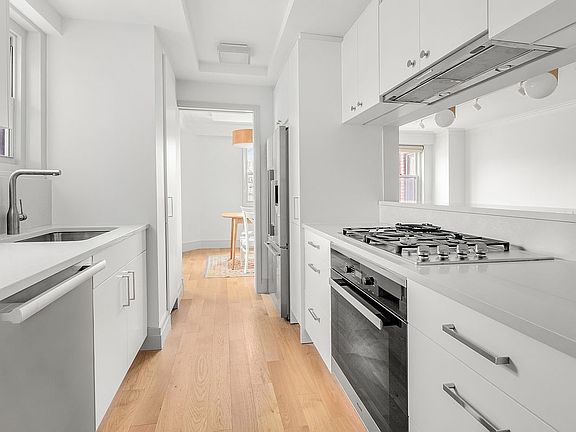 2nd image of 15 Charles St APT 10D