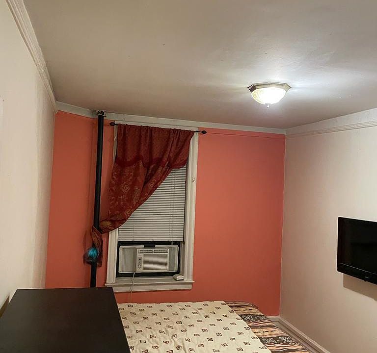 1st image of 189 E 169th St #1