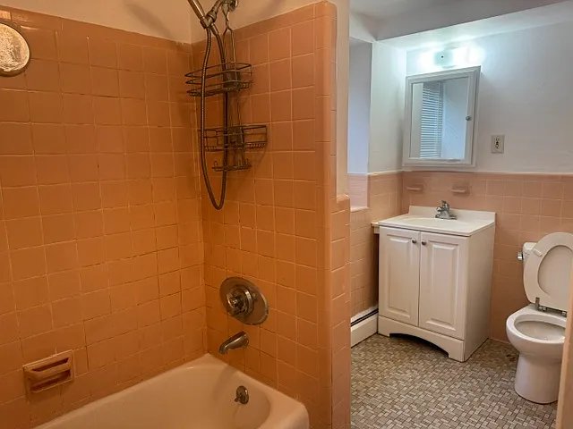 300 Main St #1 — Photo 8