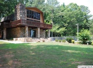 554 Hough Rd, Laceys Spring, AL 35754