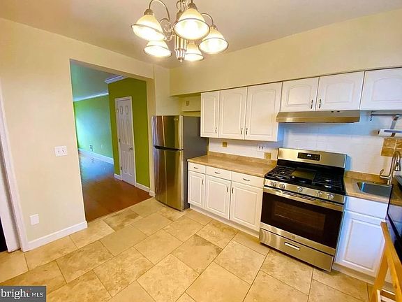 5th image of 305 S Lehigh St