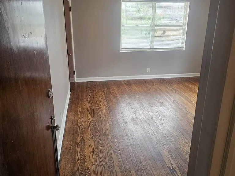 5647 Hamilton Ave #4 — Photo 7