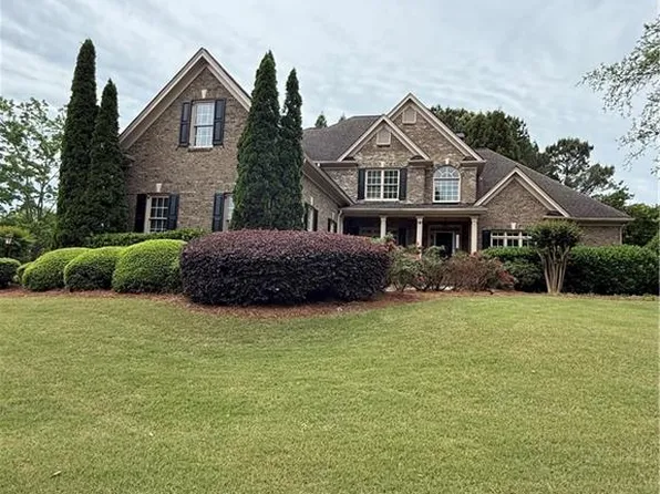 2401 Floral Valley Dr, Dacula, GA 30019