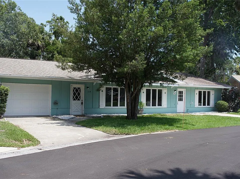 23 Country Club Dr #B