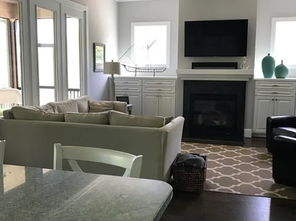 105 Palmetto Cove Ln, Lexington, SC 29072