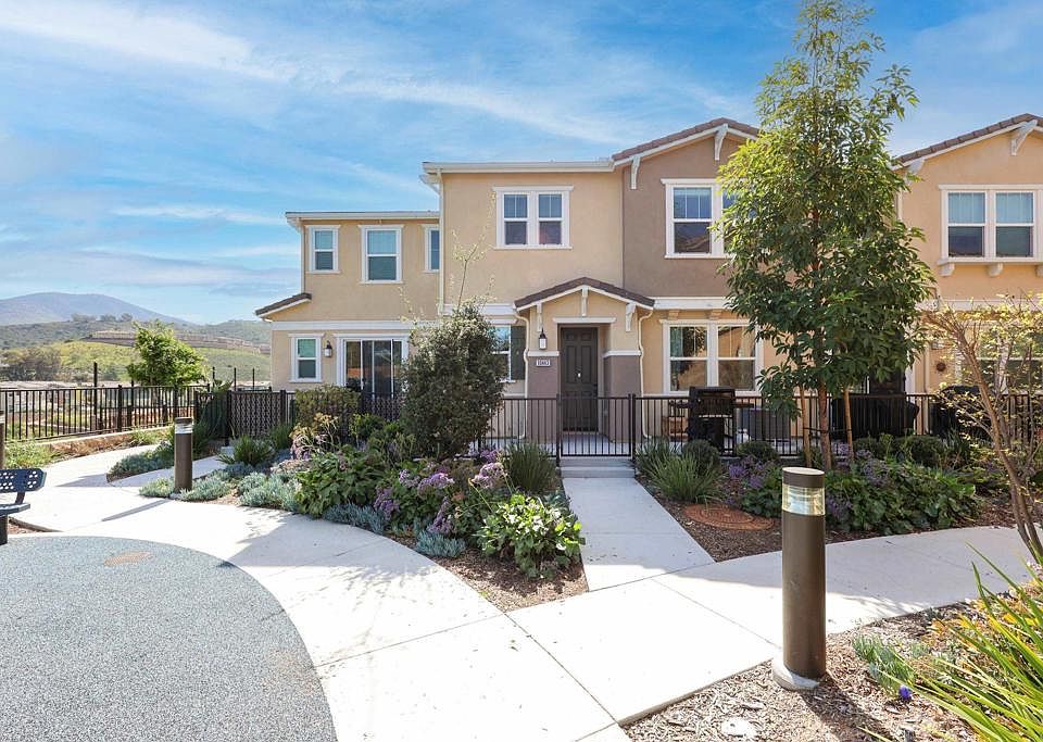 1st image of 10443 Graphite St