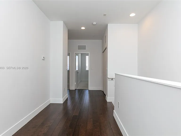 2610 NE 213th St #103 — Photo 18