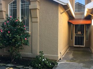 2401 Fallwater Ln, Carmichael, CA 95608