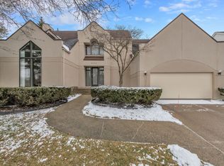 4136 Autumn Ridge Dr, West Bloomfield, MI 48323