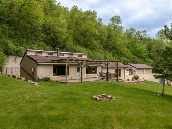 1360 N Main St, Altura, MN 55910