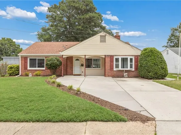 702 Essex Park Dr, Hampton, VA 23669