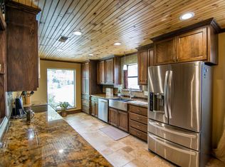 104 Hickory Dr, Huntsville, TX 77320