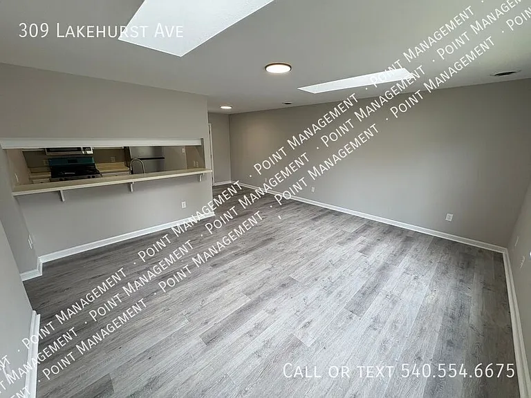 309 Lakehurst Ave — Photo 2