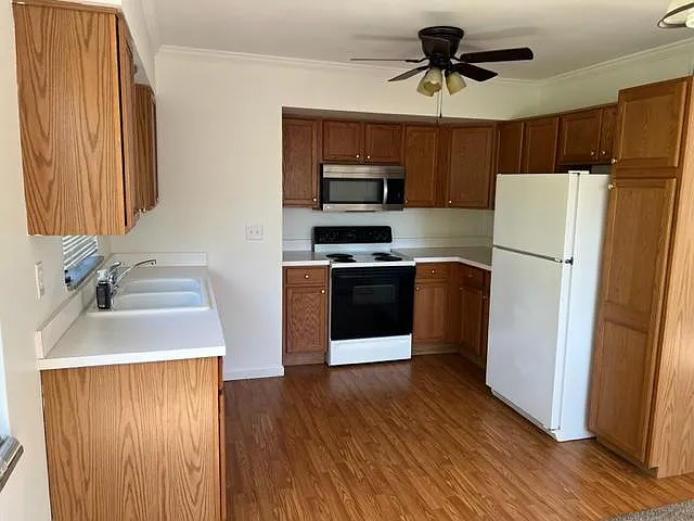 2 bed, 1024 sqft, $1,300 — Photo 1