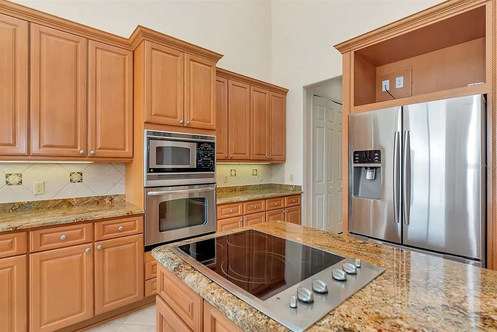 3 bed, 3.0 bath, 2623 sqft, $3,500 — Photo 4