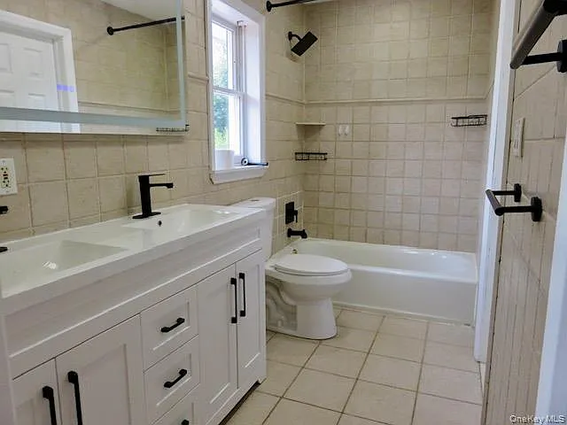 10 Elderwood Ln — Photo 15