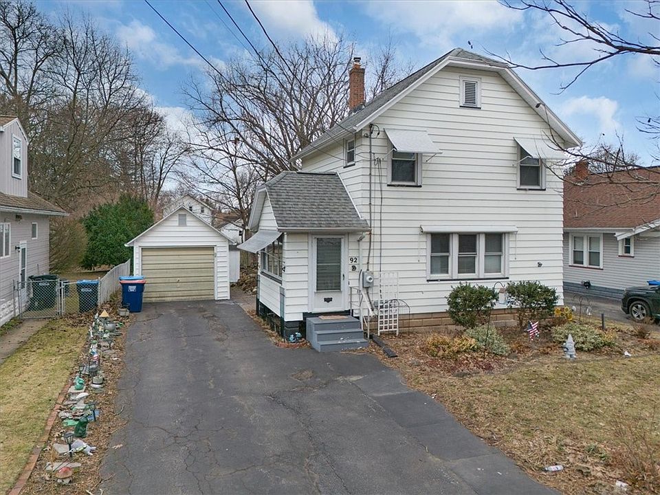 1st image of 92 Veness Ave
