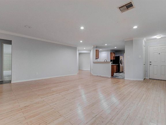 4th image of 10627 Ince Ln