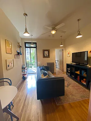 Rented by R New York | media 6
