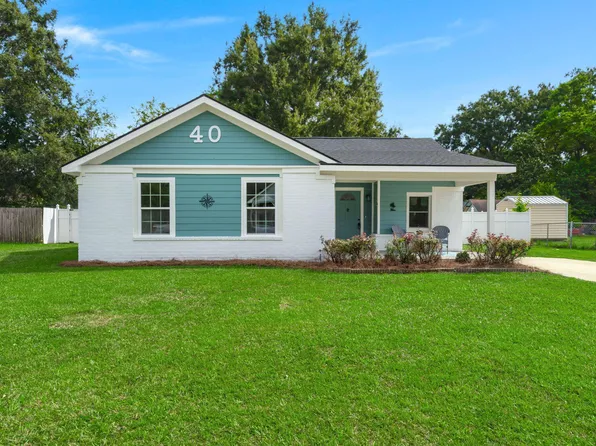 40 Clearwater Dr, Goose Creek, SC 29445