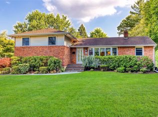 25 Chelsea Dr, Syosset, NY 11791