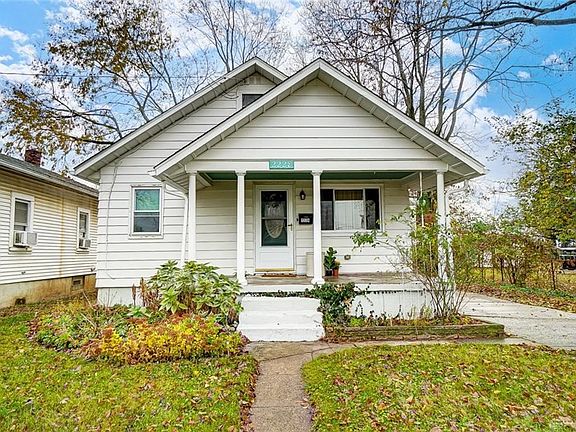 2nd image of 2228 Ome Ave