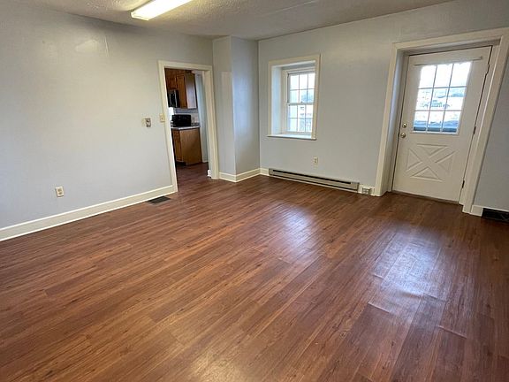 3rd image of 6411 Lincoln Way E