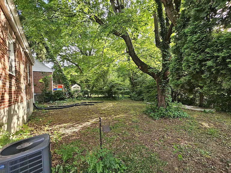 3935 Farrell Dr — Photo 15