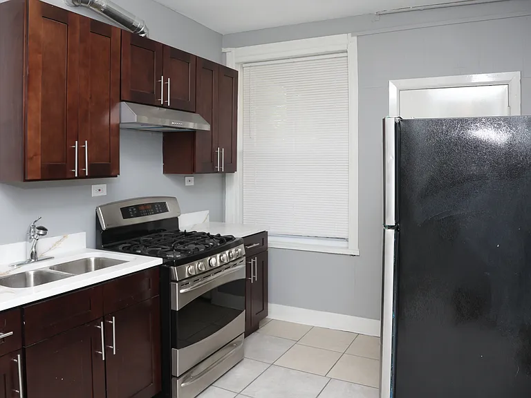 738 E Marquette Rd #1 — Photo 4