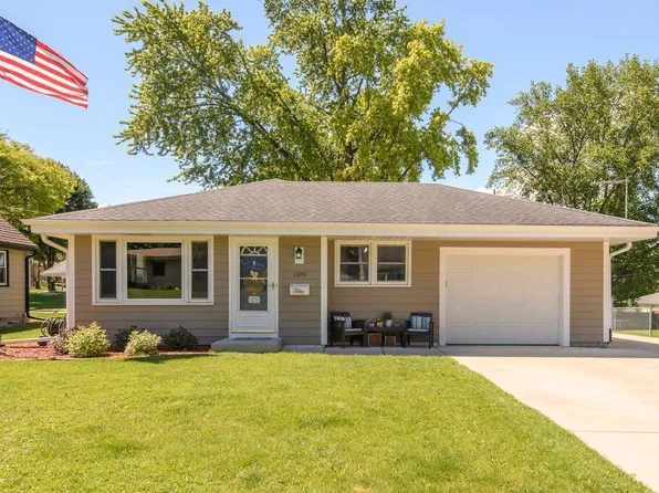 1109 Lawndale AVENUE, Waukesha, WI 53188