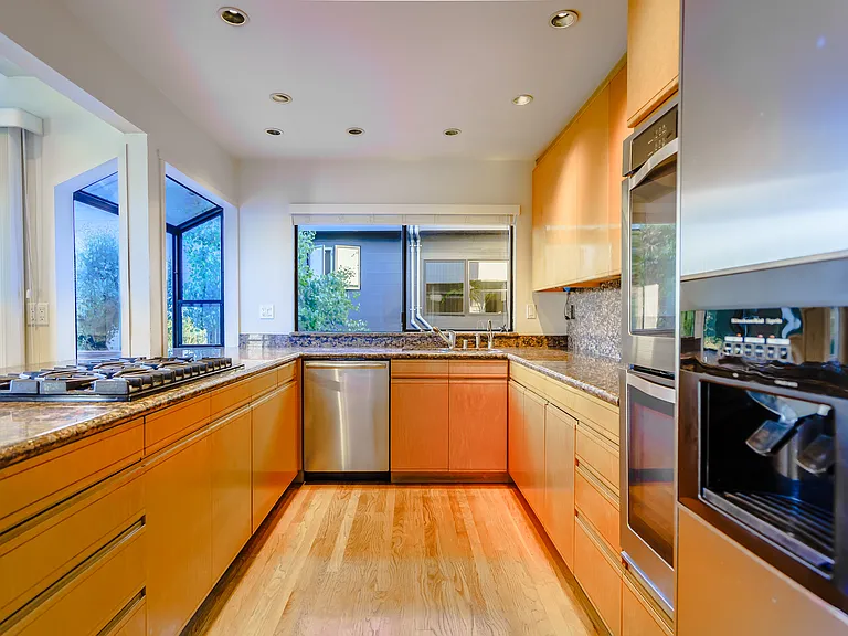 961 W California Ave — Photo 7