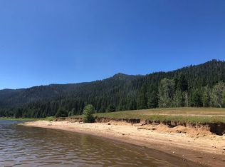 1239 Brown Bear Dr, Cascade, ID 83611