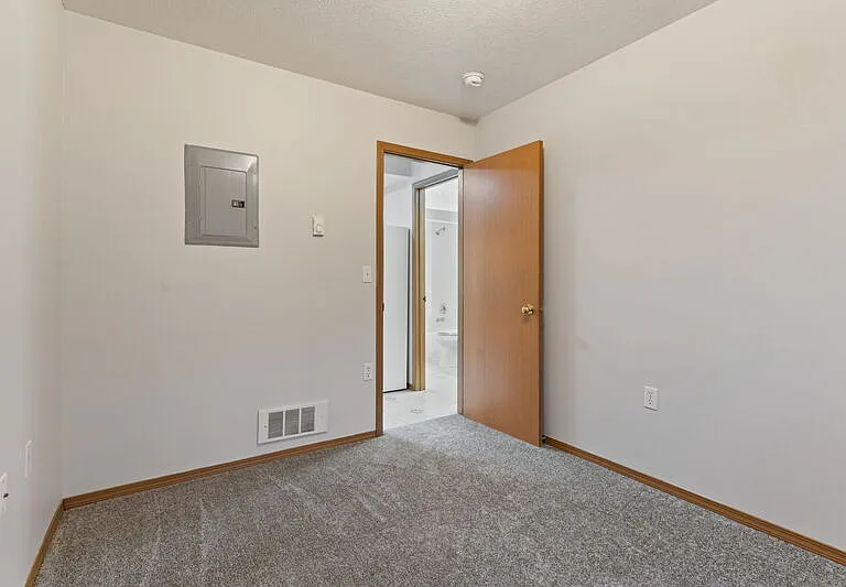 105 W 3rd St #1 — Photo 13