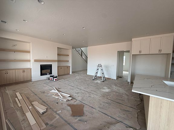 3rd image of 2115 E Tawny Ridge Dr