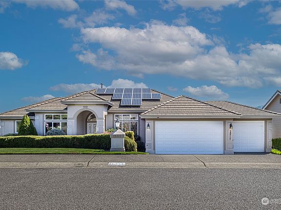 2nd image of 15717 136th Avenue Ct E