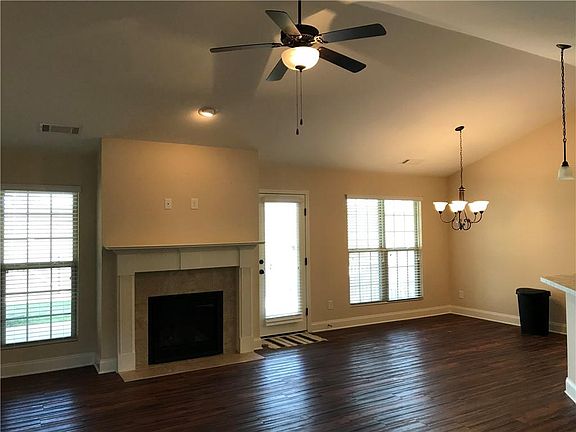 5th image of 4756 Lost Creek Dr SW