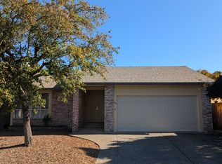 354 Prune Tree Dr, Healdsburg, CA 95448