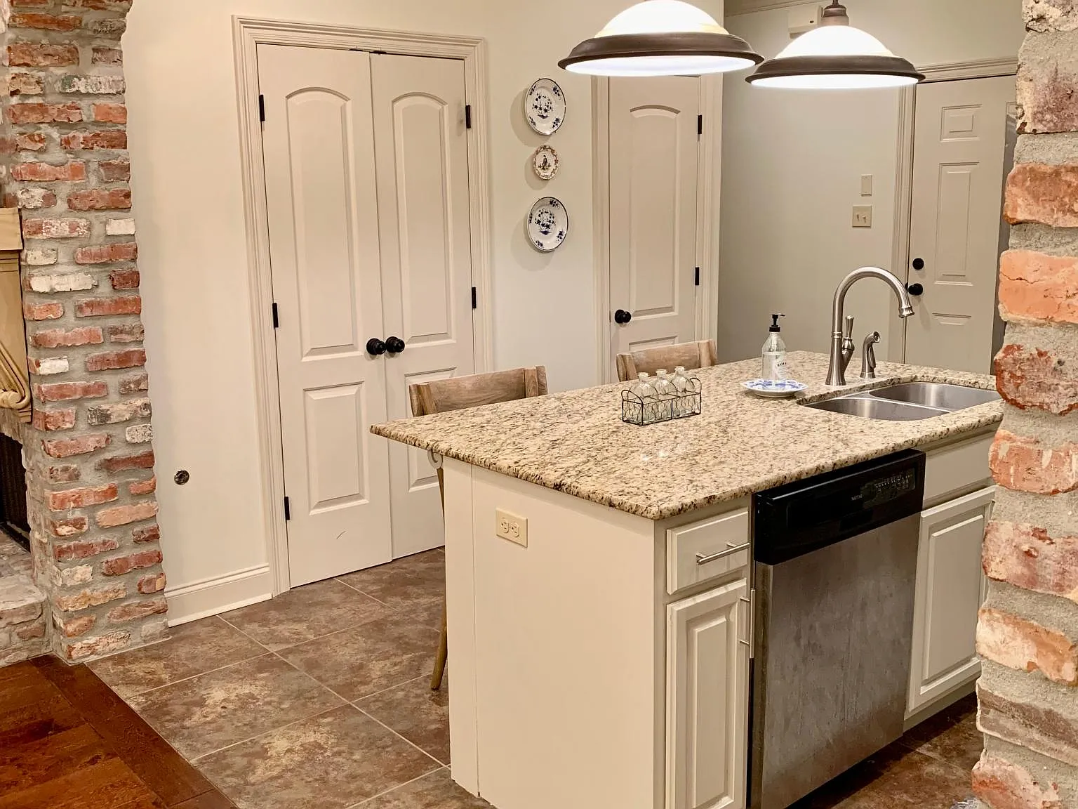 3 bed, 1639 sqft, $1,990 — Photo 4