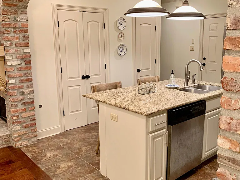 303 Harbor Bend Blvd — Photo 4